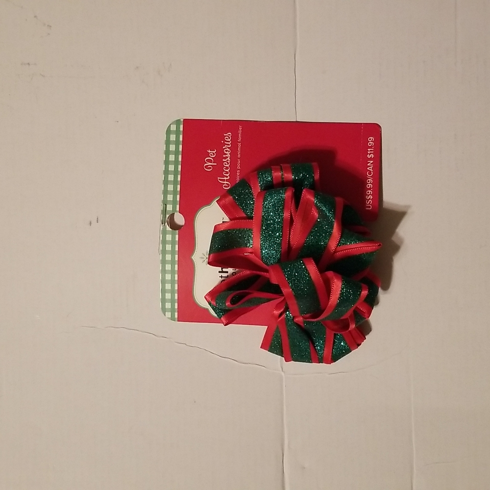 Green and red bow for a pet